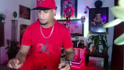 Aharon  ravelo online show from June 12, 2026, 7:07 am