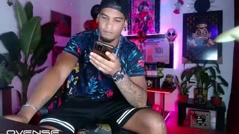 Aharon  ravelo online show from June 27, 2026, 3:33 am