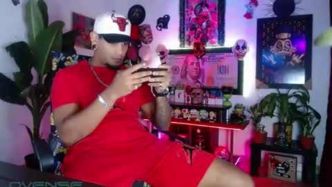 Aharon  ravelo online show from July 4, 2026, 4:18 am