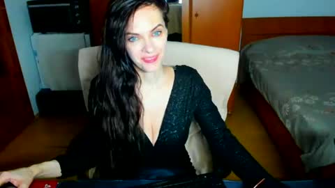 sexqueen1111 online show from June 15, 2026, 8:22 pm