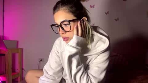 HI   Privates are OPEN online show from May 19, 2026, 2:18 am