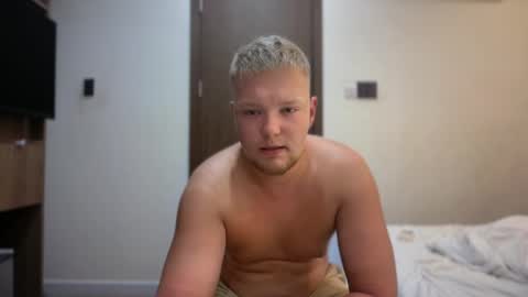 Snapshot of sexual_sbotage chatting on June 6, 2026, 4:55 pm Max Leman online show from June 6, 2026, 4:55 pm
