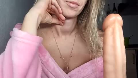 Verona online show from June 11, 2026, 2:53 am