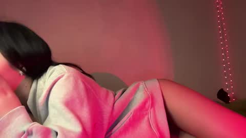 AnnePlush online show from November 19, 2025, 10:21 pm