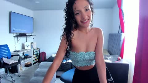 Snapshot of sexx_hunters chatting on January 6, 2025, 3:29 pm Jax and Lu online show from January 6, 2025, 3:29 pm