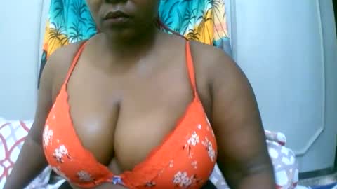 sexxi_ebony online show from January 19, 2026, 6:28 am