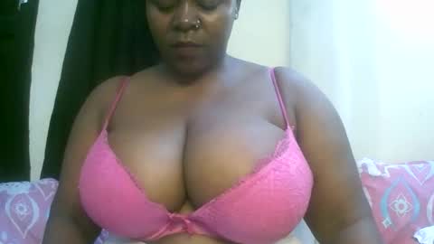 Snapshot of sexxi_ebony chatting on April 19, 2026, 8:35 am sexxi_ebony online show from April 19, 2026, 8:35 am