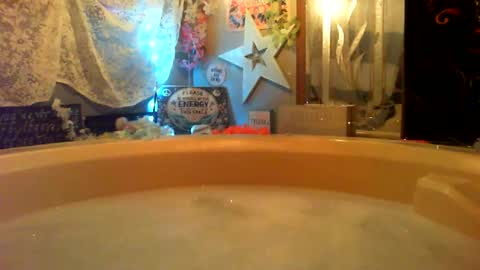 Snapshot of sexxileeah42o chatting on July 6, 2026, 4:09 am Leeah CloudZzz online show from July 6, 2026, 4:09 am