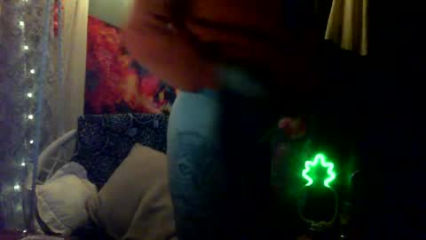Snapshot of sexxileeah42o chatting on July 22, 2026, 12:30 pm Leeah CloudZzz online show from July 22, 2026, 12:30 pm