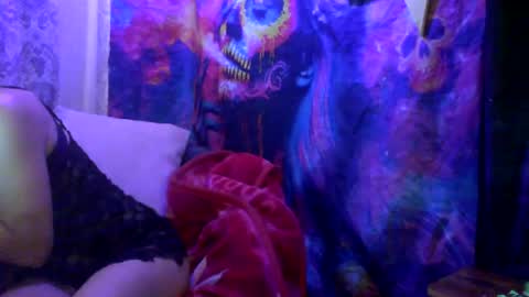 Snapshot of sexxileeah42o chatting on July 27, 2026, 6:04 pm Leeah CloudZzz online show from July 27, 2026, 6:04 pm