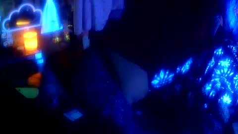 Snapshot of sexxileeah42o chatting on August 7, 2026, 2:24 am Leeah CloudZzz online show from August 7, 2026, 2:24 am