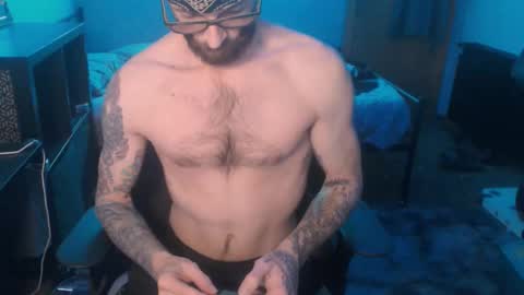 SiuL online show from February 11, 2025, 1:41 pm