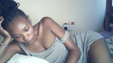 sexxy_curvy23 online show from April 24, 2026, 8:17 am