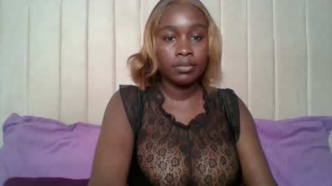 sexy_ari2 online show from December 2, 2025, 7:03 am