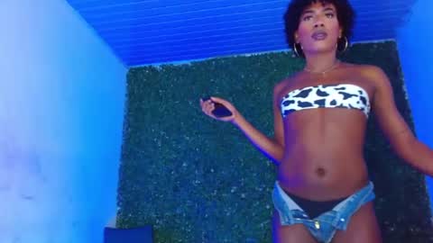 sexy_blackxxx991296 online show from May 24, 2026, 12:43 pm