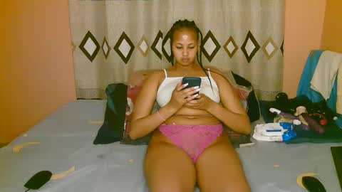 Snapshot of sexy_bluegirl chatting on September 15, 2025, 3:34 pm sexy_bluegirl online show from September 15, 2025, 3:34 pm