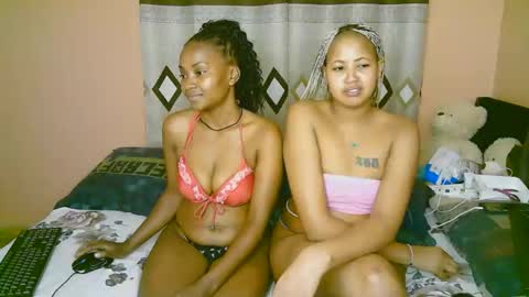 Snapshot of sexy_bluegirl chatting on November 8, 2025, 3:12 pm sexy_bluegirl online show from November 8, 2025, 3:12 pm