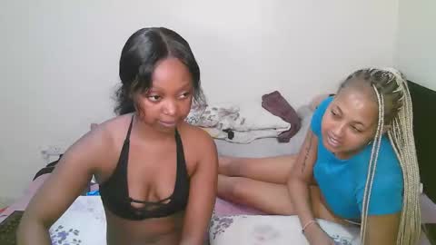 Snapshot of sexy_bluegirl chatting on April 1, 2026, 11:00 am sexy_bluegirl online show from April 1, 2026, 11:00 am