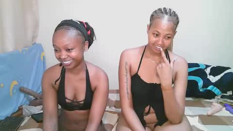 Snapshot of sexy_bluegirl chatting on April 10, 2026, 1:49 pm sexy_bluegirl online show from April 10, 2026, 1:49 pm