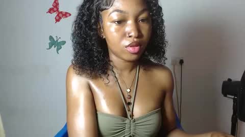 Snapshot of sexy_bluey247 chatting on November 28, 2025, 8:17 am sexy_bluey247 online show from November 28, 2025, 8:17 am