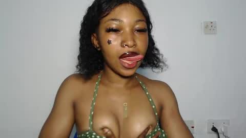 sexy_bluey247 online show from April 4, 2026, 4:33 am