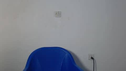 sexy_bluey247 online show from April 8, 2026, 6:08 pm