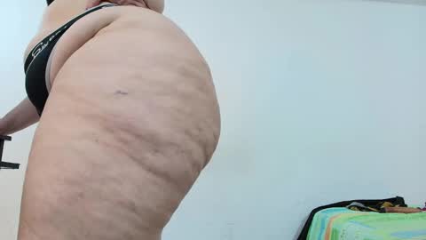 Snapshot of sexy_curvi chatting on February 25, 2025, 4:42 pm karla instagram online show from February 25, 2025, 4:42 pm