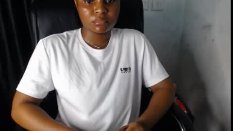 Snapshot of sexy_dick_drainer chatting on October 25, 2025, 9:42 pm TAISHA online show from October 25, 2025, 9:42 pm