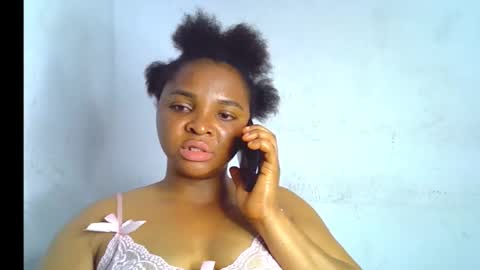 Snapshot of sexy_ebonygirl_ chatting on December 2, 2025, 7:53 pm Clara online show from December 2, 2025, 7:53 pm