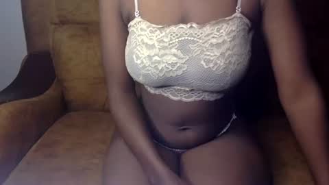 Ellahh online show from July 5, 2026, 1:23 am