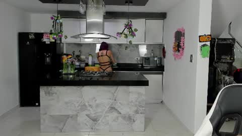 WENDY  MAX  AND VICKY online show from June 11, 2026, 5:27 am