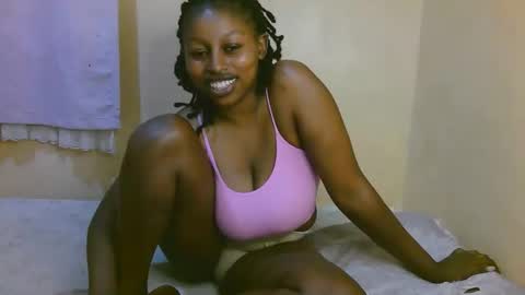 Snapshot of sexy_latasha chatting on March 12, 2026, 6:14 pm sexy_latasha online show from March 12, 2026, 6:14 pm