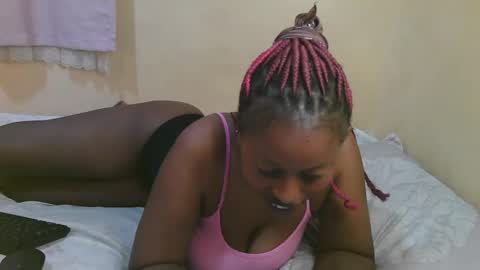 Snapshot of sexy_latasha chatting on April 11, 2026, 7:45 am sexy_latasha online show from April 11, 2026, 7:45 am