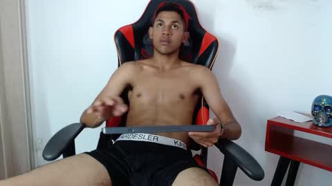 sexy_latin_cum online show from October 15, 2025, 2:06 pm