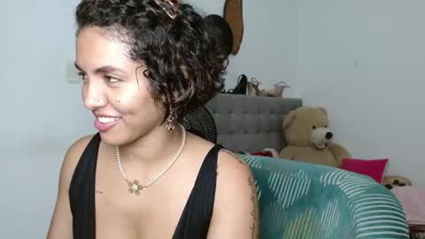 Snapshot of sexy_lia_latina chatting on May 25, 2026, 3:23 am Celeste online show from May 25, 2026, 3:23 am