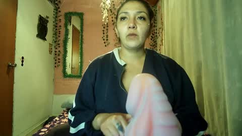 sexy lolas online show from April 6, 2026, 4:46 am