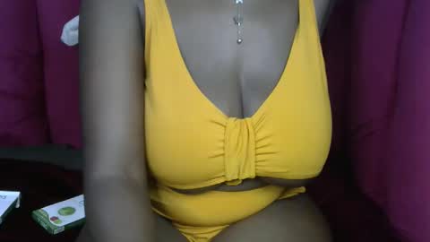 Snapshot of sexy_luna_22 chatting on November 4, 2025, 7:13 pm Luna online show from November 4, 2025, 7:13 pm