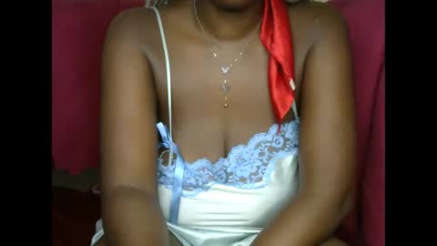 Snapshot of sexy_luna_22 chatting on November 12, 2025, 8:41 pm Luna online show from November 12, 2025, 8:41 pm