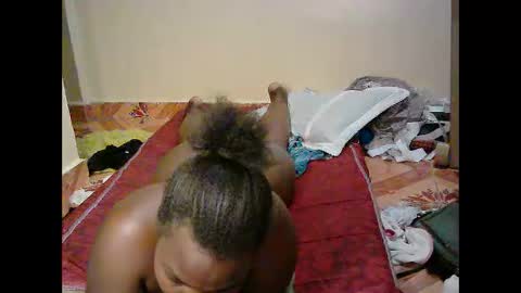 sexy_lunah online show from April 14, 2026, 9:10 pm