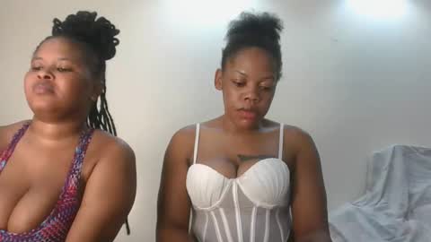 sexy_lyna online show from February 19, 2026, 4:52 am