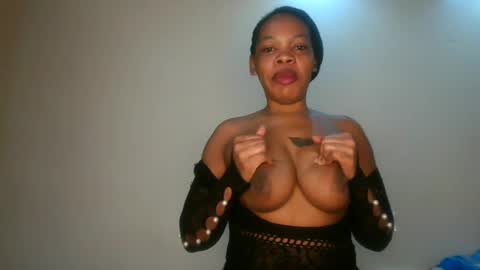 sexy_lyna online show from July 7, 2026, 7:34 am