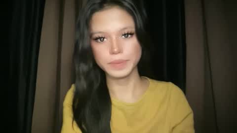 Nicole online show from April 22, 2026, 4:15 am