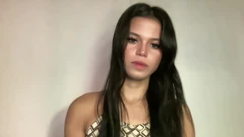 Nicole online show from April 27, 2026, 5:38 am