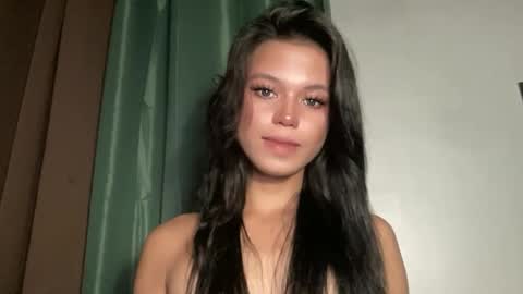 Nicole online show from May 1, 2026, 12:04 am