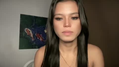Nicole online show from May 15, 2026, 11:45 pm