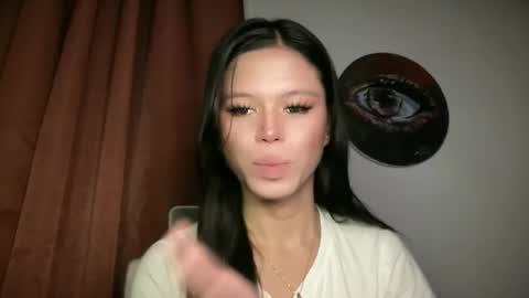 Nicole online show from May 25, 2026, 12:27 am