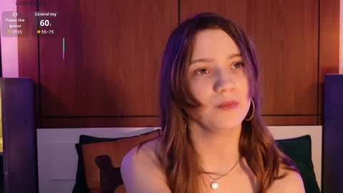 Snapshot of sexy_me_bb chatting on May 24, 2026, 5:51 pm Alison online show from May 24, 2026, 5:51 pm