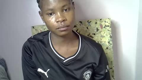 Molyne online show from February 15, 2026, 11:56 pm