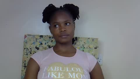 Molyne online show from March 26, 2026, 4:29 am