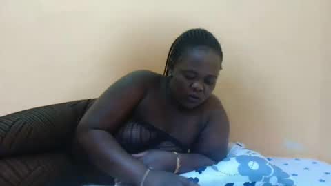 Snapshot of sexy_mummy25 chatting on December 17, 2025, 12:44 pm sexy_mummy25 online show from December 17, 2025, 12:44 pm